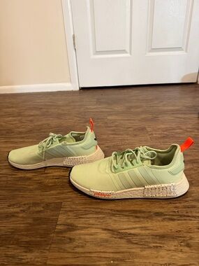 Men's Adidas sneakers in GREAT shape